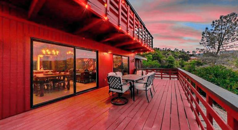 Spacious house with jacuzzi | Suitable for remote work | Pets are welcome in Oakhurst, CA