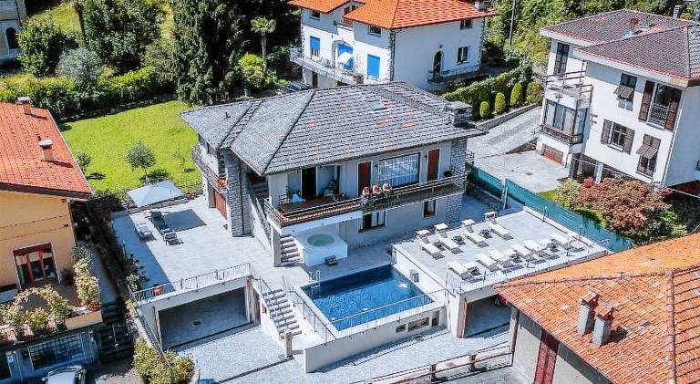 Villa with hot tub & pool in Menaggio