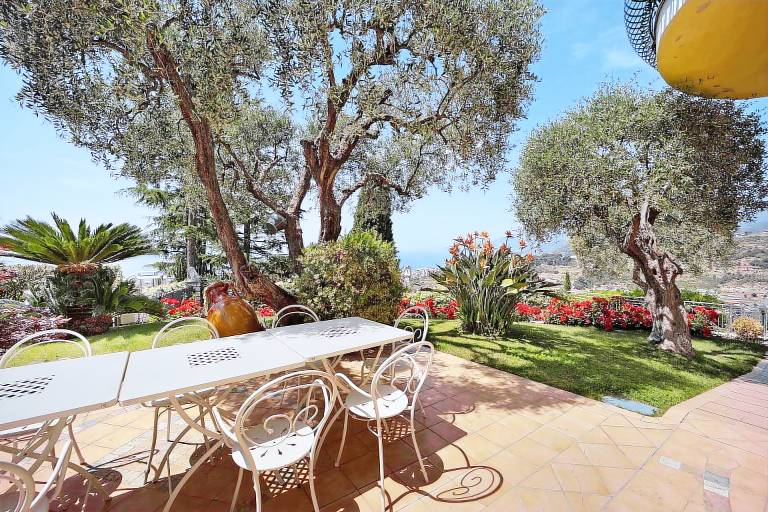 Holiday Home 'Villa Gaia' with Sea View, Shared Pool & Wi-Fi — photo 4