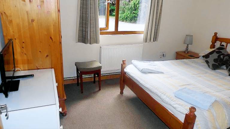 3 bedroom lodge- Sleeps 6- Avonvale Holiday Lodge — photo 3