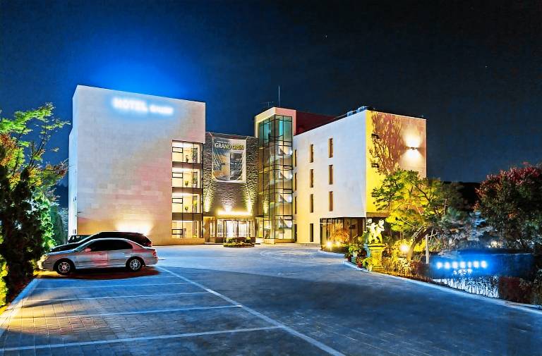 hotel gallery