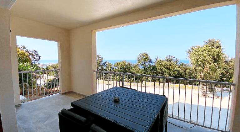 Apartment with patio & yard — photo 5