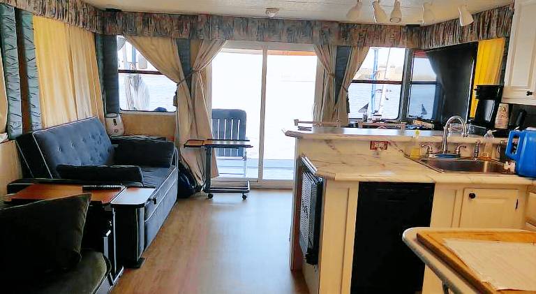 Comfortable Houseboat located in DC area with free parking — photo 2