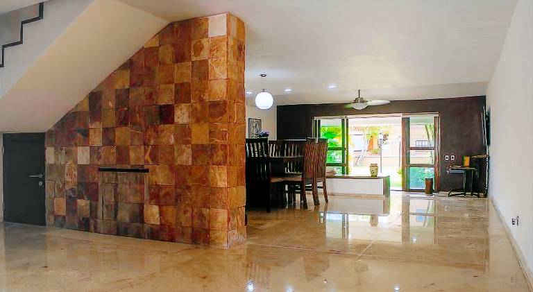 Vacation home with pool — photo 5