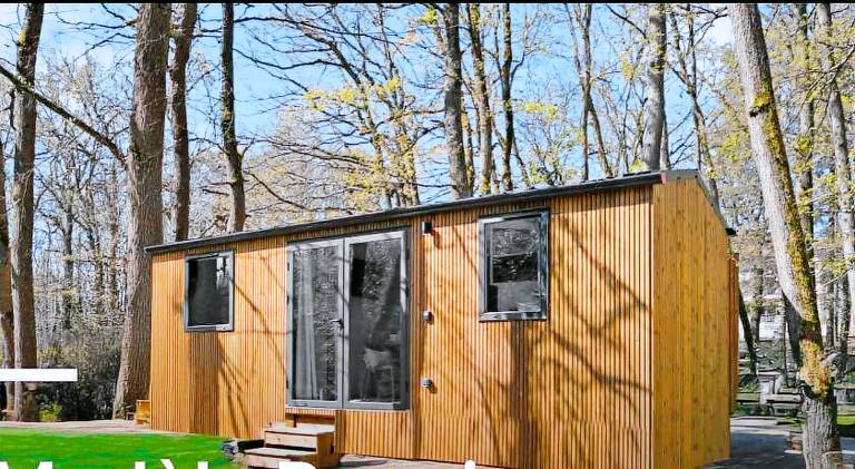 Lodge with garden — photo 3