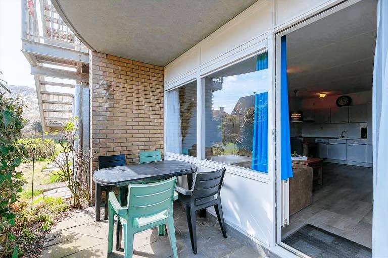 Apartment with patio & yard — photo 5
