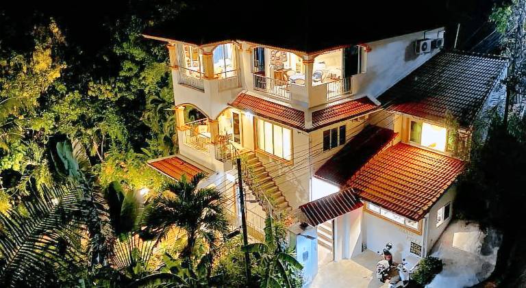 Lovely villa with terrace, jacuzzi & garden | Pet-friendly in Karon