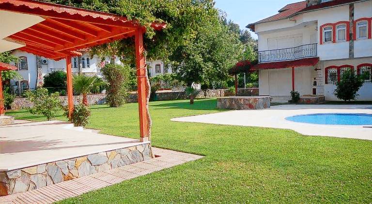 Villa with pool | Pets allowed — photo 5