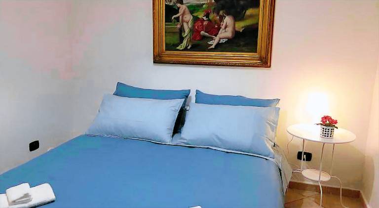 Vacation home with 1 room for 4 persons in Bari