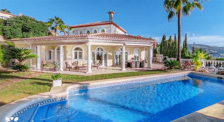 Fully equipped beautiful villa with BBQ, patio & private pool | Pet-friendly — photo 3