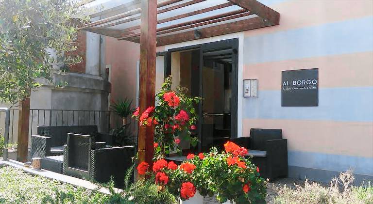 Serviced apartment with 2 rooms for 127 persons in Arcola