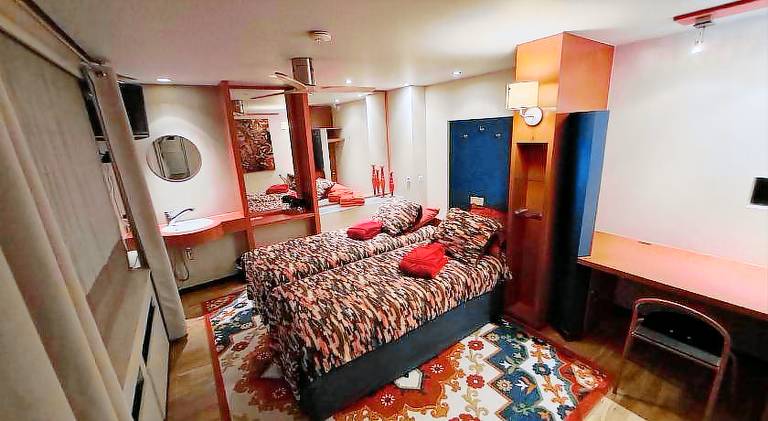 BeautyD RED ROOM centrum GULLEGEM KORTRIJK — photo 2