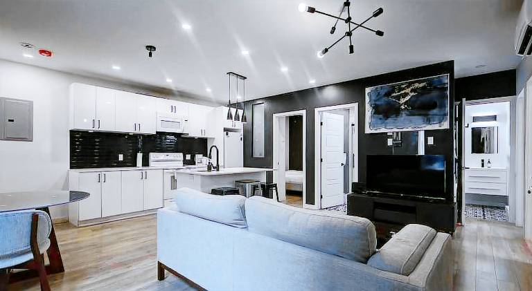 Elegant 4BR on in the Plateau MTL — photo 2