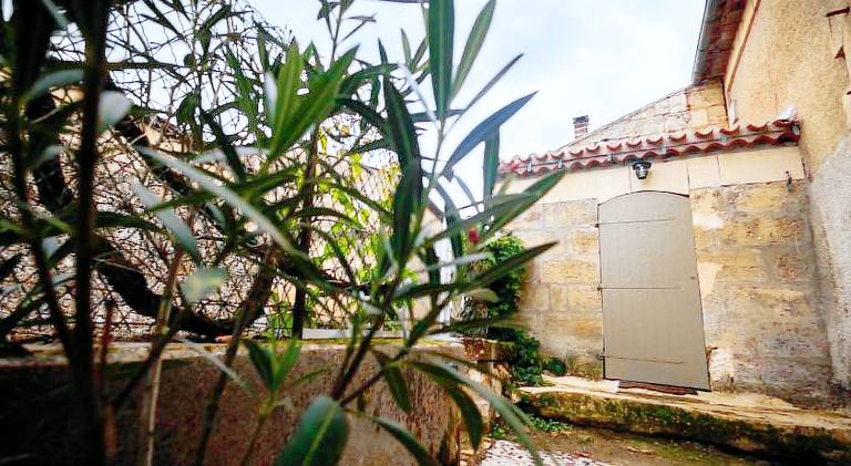 House with 1 room for 4 persons in Libourne