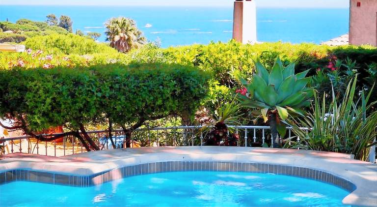 Villa Riviera, Sea view, Pool, Jacuzzi, Sauna, Walk to the beach in Sainte-Maxime