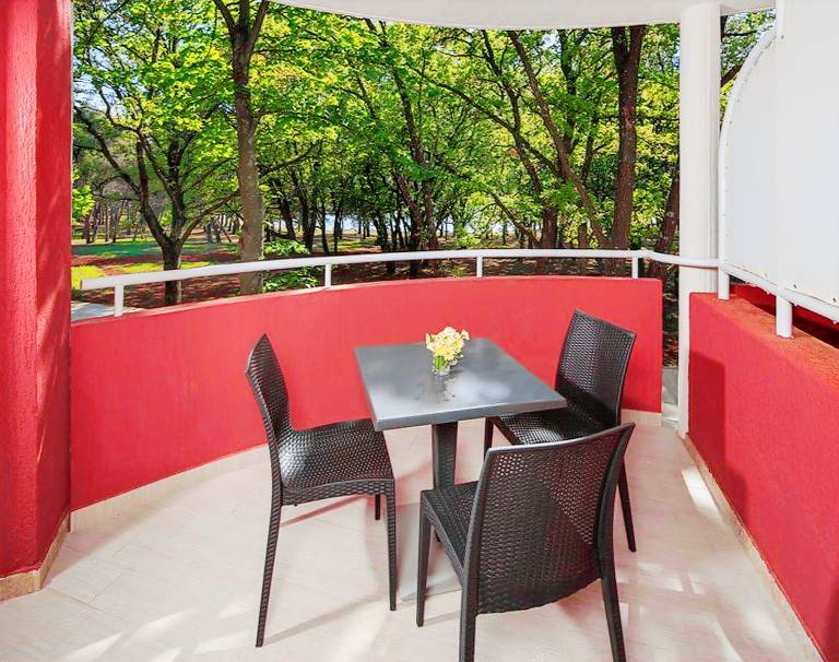 Child-friendly rental apartment with jacuzzi & pool | Close to the beach | Dogs allowed — photo 3