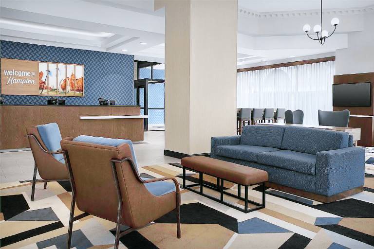 Hampton Inn Indianapolis Dwtn across from Circle Centre — photo 4