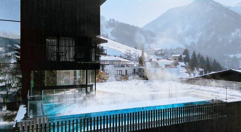 Wonderful serviced apartment with patio, pool & sauna | Ski nearby | Pet-friendly in Sankt Johann im Pongau
