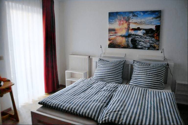 Komfortables Ferienapartment mit Balkon, WLAN und Meerblick in Orth — photo 5