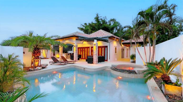 Villa Hin Lek Fai