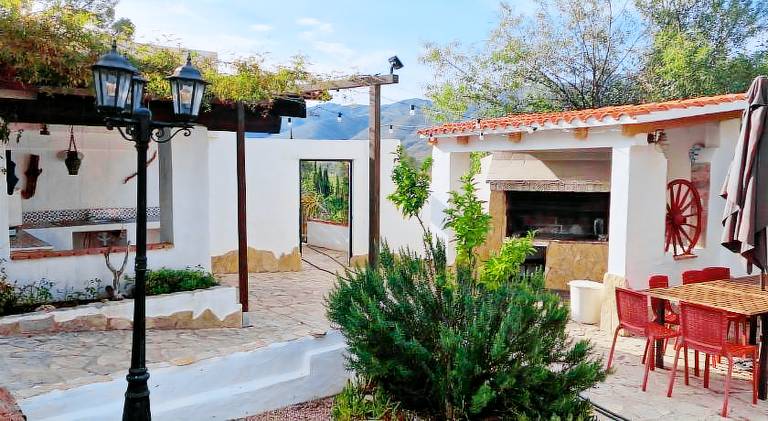 Wonderful villa with pool | Pets are welcome — photo 3