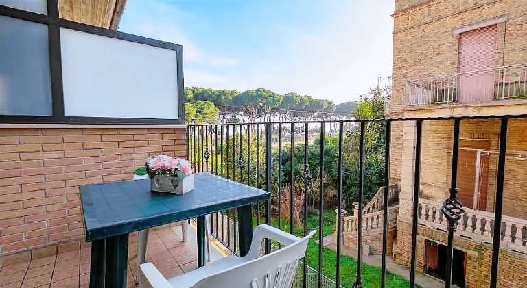 Apartment with 2 rooms for 4 persons in Pineto