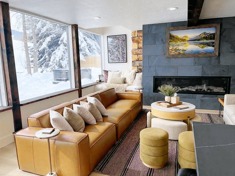 Luxury 4BR Riverfront Home with Hot Tub Near Ski in Gunnison, CO