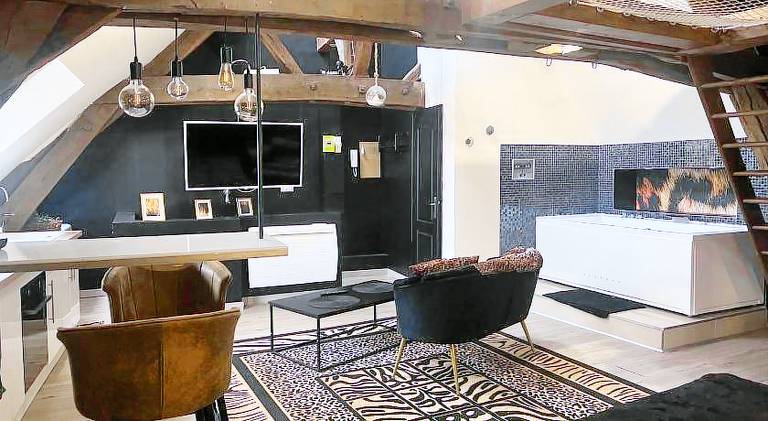 Rental apartment with jacuzzi — photo 3