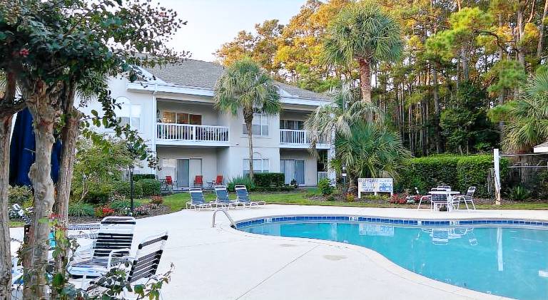 Holiday apartment with pool | Beach nearby | Pets allowed in Conway, SC