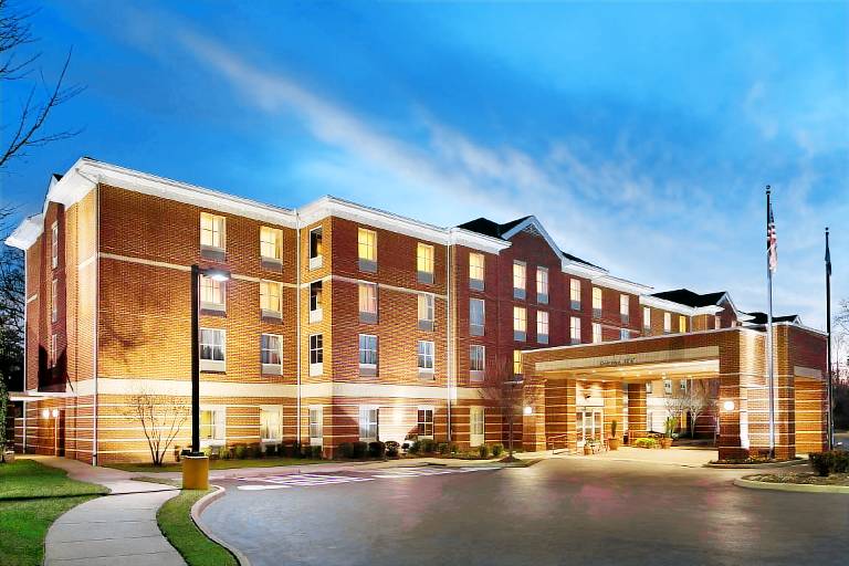 Hampton Inn & Suites Williamsburg Historic District in Williams, VA