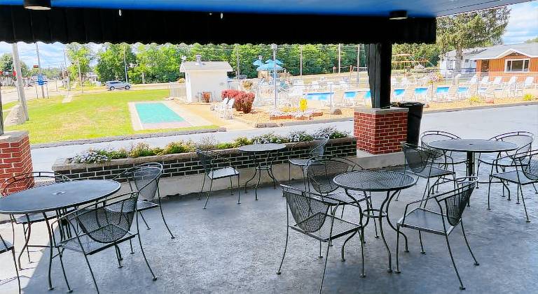 All Star Inn & Suites — photo 4