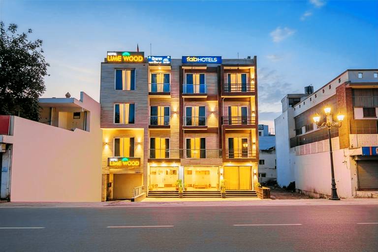 FabHotel Lime Wood