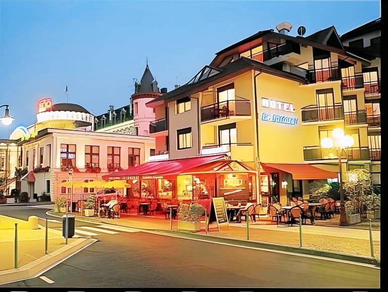 Hotel Le Littoral in Évian-les-Bains