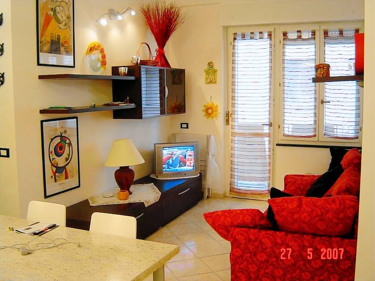 Family-oriented apartment with patio | Beach nearby | Pets allowed — photo 2