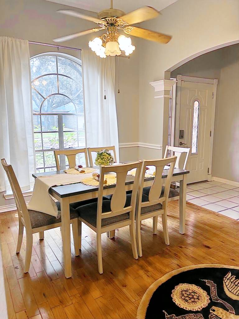 Stunning Katy Home - 2 Bedrooms 2 Offices - A Pet-Friendly Retreat wit — photo 5