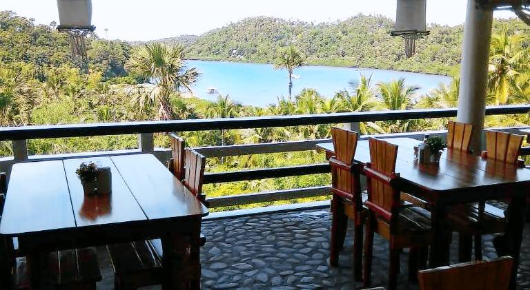 Serviced apartment with pool, patio & garden | Pets are welcome — photo 3