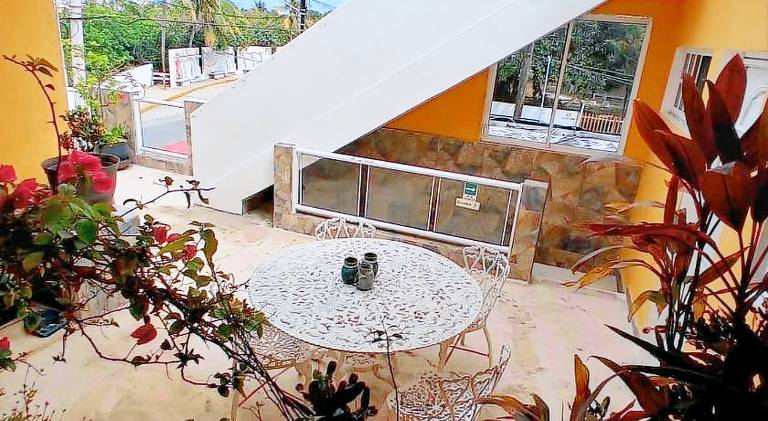 Rental apartment with terrace — photo 2