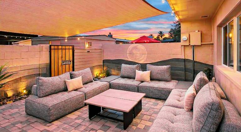 House with pool — photo 5