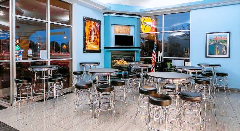 Super 8 By Wyndham Conference Center Nau/Downtown — photo 4