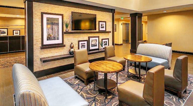 Hampton Inn & Suites Reno — photo 4