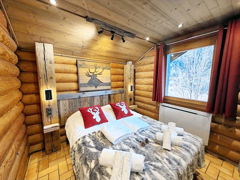 LE GRAND CERF Chalet en rondins avec SPA Jacuzzi — photo 4
