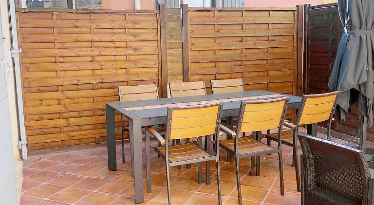 Fully equipped vacation home with patio | Pet-friendly — photo 5