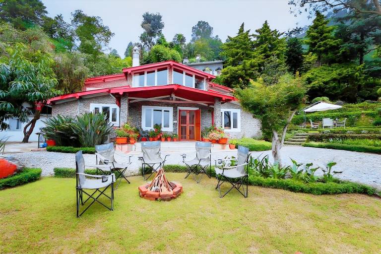 Ample villa with garden, BBQ & patio | Pet-friendly — photo 5