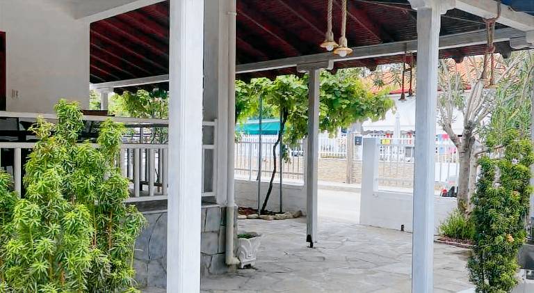 Charming vacation home with barbecue, yard & terrace | Close to the beach | Pets allowed — photo 4