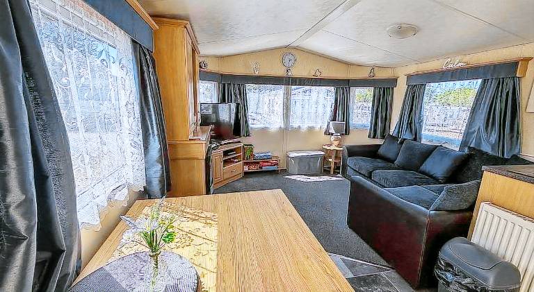 Stunning Caravan At Cherry Tree Holiday Park In Norfolk, Sleeps 8 Ref 70529C — photo 3
