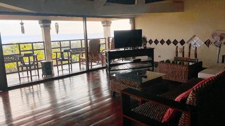 Child-friendly villa with yard, patio & private pool | Suitable for remote work | Pet-friendly in Bali