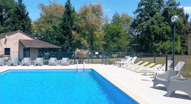 House with pool, garden & barbecue — photo 3