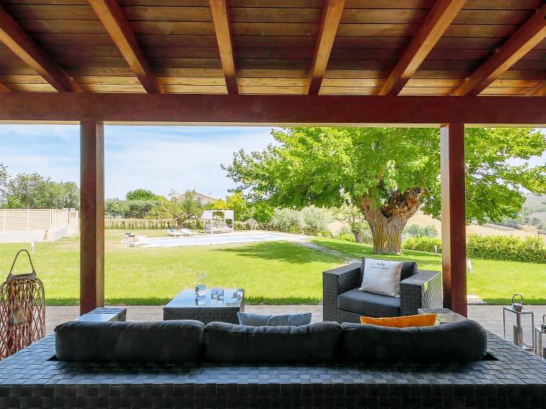 House with grill, private pool & yard — photo 5