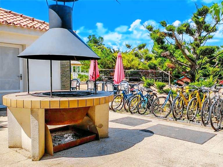 Family-oriented nice holiday apartment with terrace, grill & heated pool | Dogs allowed — photo 3