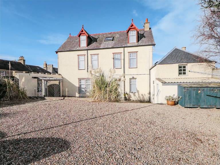 Cottage Cullen